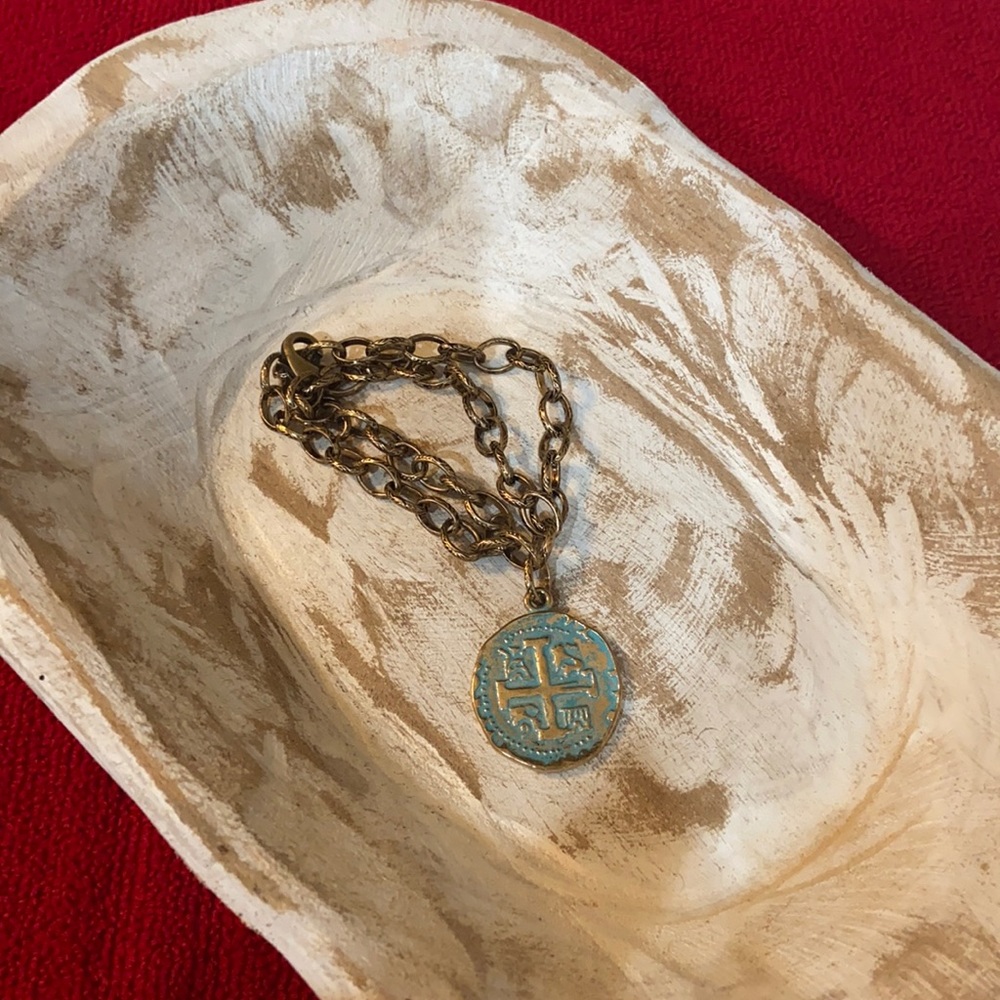 Chain link bracelet with patina medal